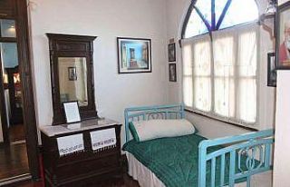 Necip Fazıl Kısakürek "Otel Odaları"...