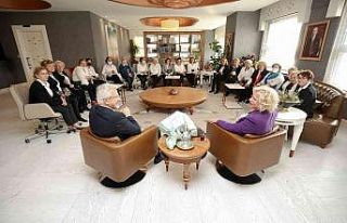 Nilüfer Kadın Korosu’ndan Başkan Erdem’e ziyaret