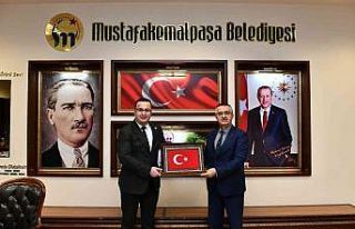 Oğlunun hatırasını yaşatmak için binlerce fidanı...