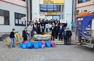 Öğrenciler 300 kiloluk plastik atığı geri dönüşüme...
