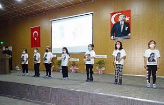 Öğrenciler “Anlat bana öğretmenim” şarkısını...