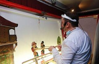 Öğrenciler Hacivat Karagöz’ü izledi
