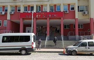 Öğrencisini istismar ettiği iddiasıyla yargılanan...