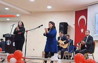 Öğretmen Günü öğretmenler korosunun seslendirdiği...