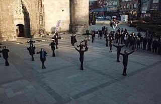 Öğretmenlerden anlamlı klip