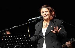 Öğretmenlerin seslendirdiği şarkılar mest etti