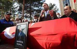 Ölen başkan için Belediye binası önünde tören...