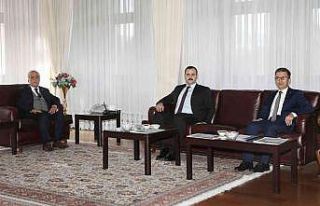 Olur ilçesi yöneticilerinden Rektör Çomaklı’ya...