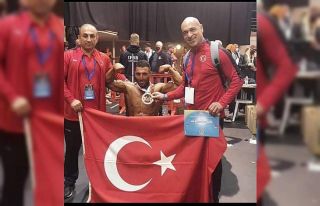 Ömer Çeçen Dünya dördüncüsü oldu