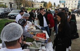 OMÜ İletişim Fakültesi’nde vize öncesi hamsi...