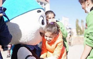 Önce yardım sonra eğlence