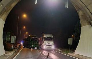 Osmangazi Tüneli girişinde korkutan kaza