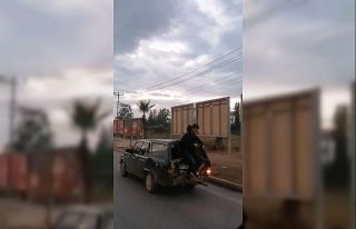 Otomobil arkasında ölümüne yolculuk