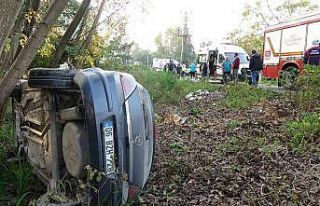 Otomobil ile motosiklet çarpıştı: 3 yaralı