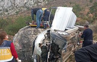 Otomobil şarampole uçtu: 1 ölü, 3 yaralı