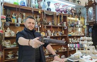 (Özel) Osmanlı döneminden kalma altın süslemeli...