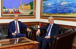 Özvar: "Üniversiteler bilgi birikimine katkı...