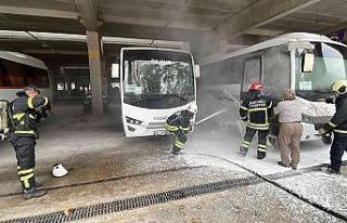 Park halindeki otobüste çıkan yangın korkuttu