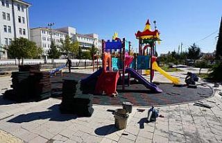 Parklara kauçuk zemin döşeniyor