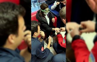 Parmağına yüzük sıkışan genç kadın soluğu...