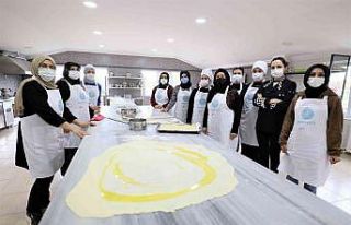 Pastacılık kursunda eğitimler başladı
