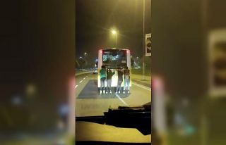 Patenli 4 gencin İETT otobüsü arkasındaki tehlikeli...