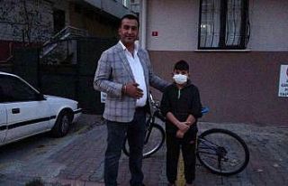 Pendik’te bisikleti çalınan çocuğa hayırsever...