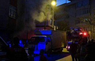 Pendik’te sandalye imalatı yapılan iş yerinde...