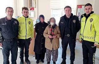 Polis ekipleri vatandaşın bulduğu 9 bin 800 lirayı...