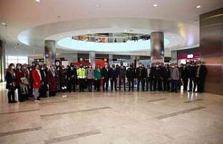 Polisler kadınlara KADES’i tanıttı