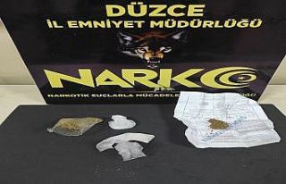 Polisten TEM’de uyuşturucu operasyonu: 3 gözaltı