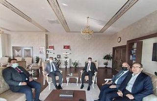Rektör Karacoşkun, Kaymakam Açkay ile bir araya...