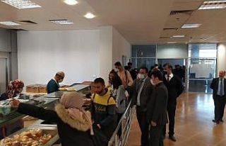 Rektör Karacoşkun yemekhaneyi denetledi