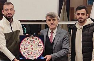 Rektör Uysal’dan “Altın Gençlik Ödülleri”...