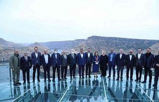Rumkale Cam Terası hizmete açıldı