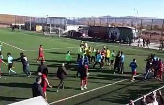 Saha karıştı, 4 sporcu yaralandı