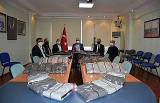 Salihli’de 650 öğrenciye eşofman yardımı