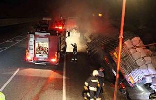 Saman yüklü tırda yangın