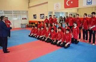 Şampiyonları Başkan Yılmaz uğurladı