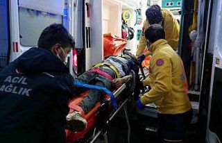 Samsun’da kazada motosiklette bulunan 2 kişi ağır...