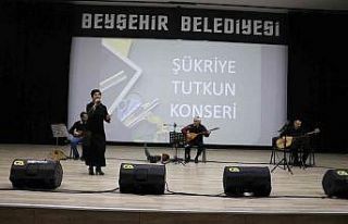 Sanatçı Şükriye Tutkun’dan öğretmenler için...