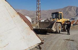 Sanayi sitesindeki barakalar kaldırıldı