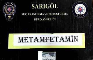 Sarıgöl’de polisler çalıntı araç ve uyuşturucu...