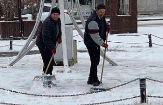 Sarıkamış’ta kar yağışı etkili oluyor