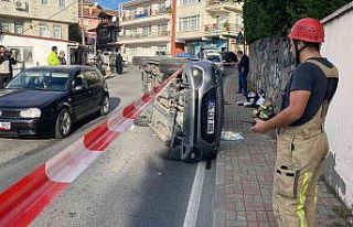 Sarıyer’de kontrolden çıkan araç kaza yaptı:...
