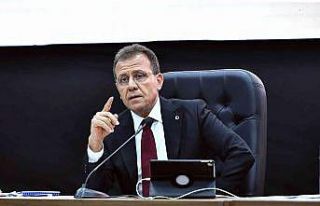 Seçer’den kadın şoförlere: “Otobüsler için...