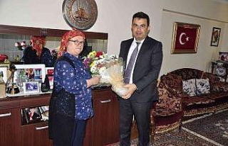 Şehit Aybüke öğretmenin annesine Öğretmenler...