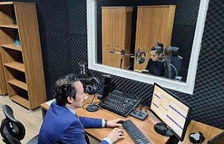Sesli kütüphane okuyucularını arıyor