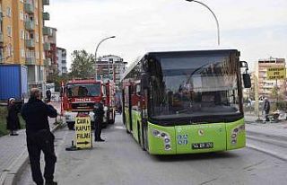 Seyir halindeki yolcu otobüsünde korkutan yangın