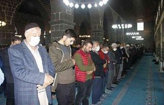 Sezai Karakoç için memleketi Diyarbakır’da gıyabi...